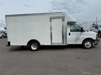 2022 Chevrolet Express Cutaway 3500 Base