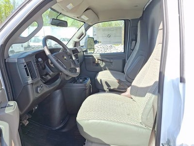 2025 Chevrolet Express Cutaway 3500 1WT