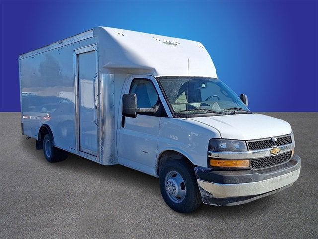 2025 Chevrolet Express Cutaway 3500 1WT
