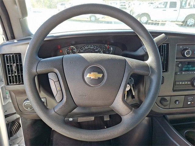 2025 Chevrolet Express Cutaway 3500 1WT