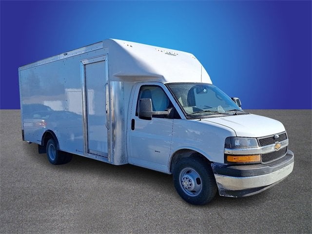2025 Chevrolet Express Cutaway 3500 1WT