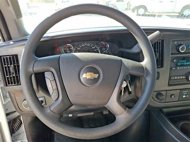 2025 Chevrolet Express Cutaway 3500 1WT
