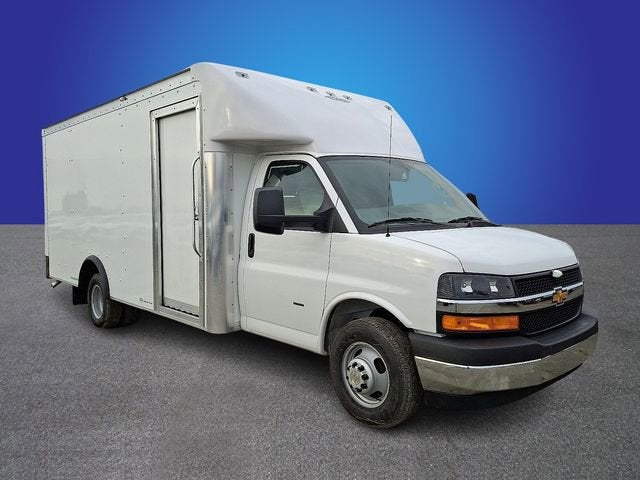 2026 Chevrolet Express Cutaway 3500 1WT