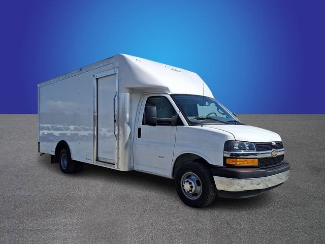 2026 Chevrolet Express Cutaway 3500 1WT