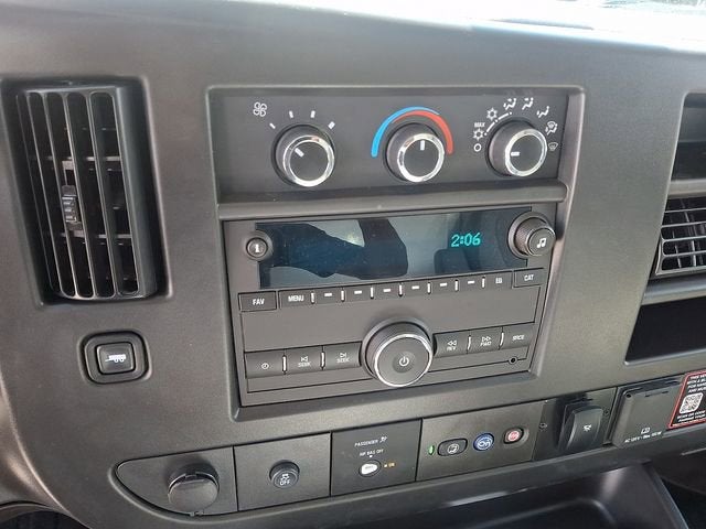 2026 Chevrolet Express Cutaway 3500 1WT