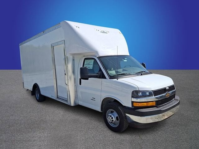 2026 Chevrolet Express Cutaway 4500 2WT