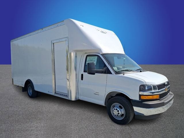 2026 Chevrolet Express Cutaway 4500 2WT
