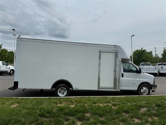 2022 Chevrolet Express Cutaway 4500 Work Van
