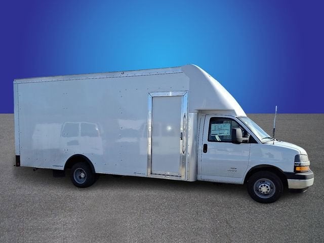2026 Chevrolet Express Cutaway 4500 2WT