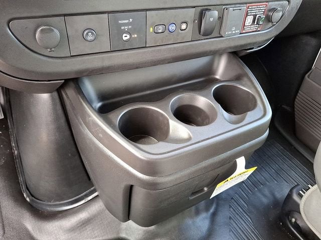 2025 Chevrolet Express Cutaway 4500 2WT