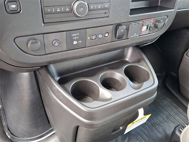 2025 Chevrolet Express Cutaway 4500 2WT