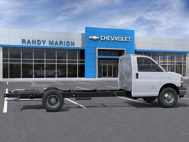 2026 Chevrolet Express Cutaway 4500 Base