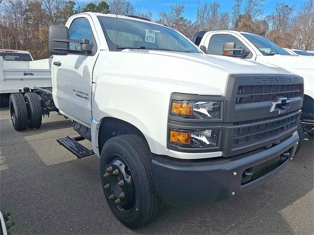 2022 Chevrolet Silverado 5500 HD Work Truck