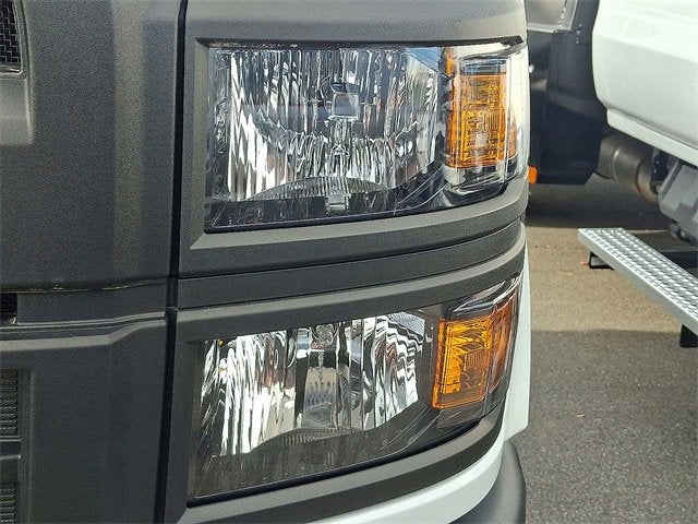 2022 Chevrolet Silverado 5500 HD Work Truck