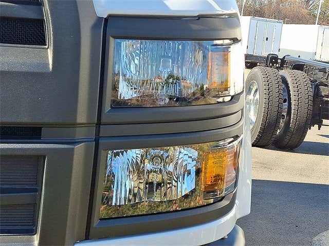 2024 Chevrolet Silverado 5500 HD Work Truck