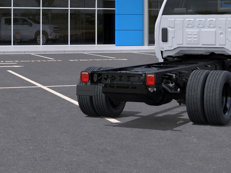 2025 Chevrolet Silverado 5500 HD Work Truck