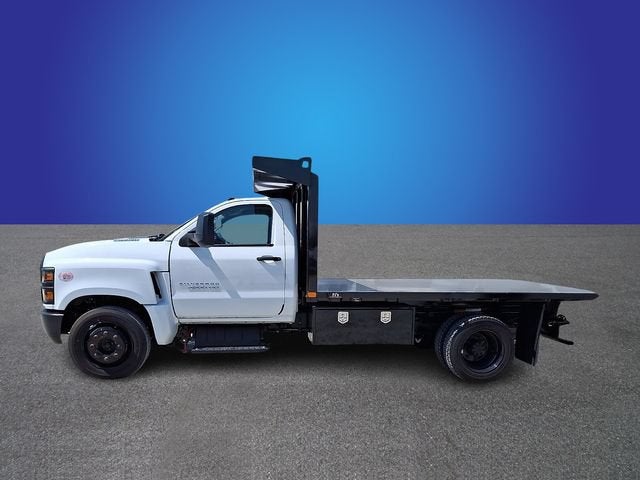 2022 Chevrolet Silverado 6500 HD Work Truck