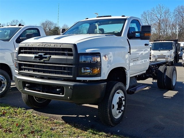 2024 Chevrolet Silverado 6500 HD Work Truck