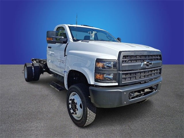 2024 Chevrolet Silverado 6500 HD Work Truck
