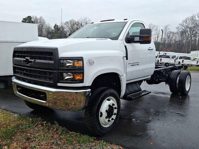 2024 Chevrolet Silverado 6500 HD Work Truck