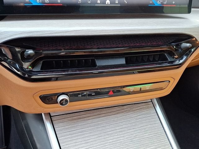 2025 BMW 3 Series 330i