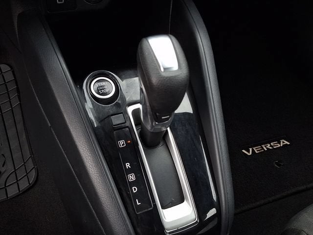 2022 Nissan Versa SR