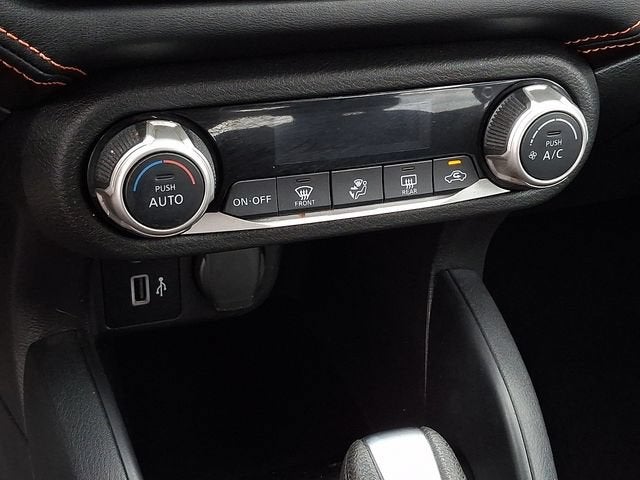 2022 Nissan Versa SR