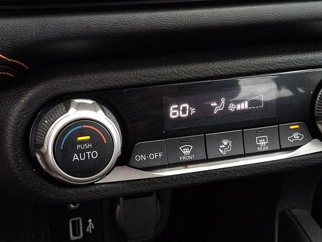 2022 Nissan Versa SR