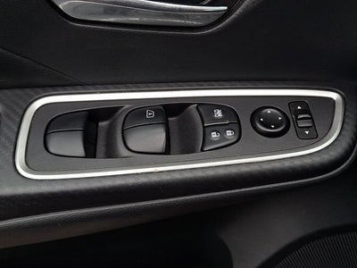 2022 Nissan Versa SR