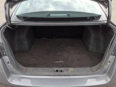 2022 Nissan Versa SR