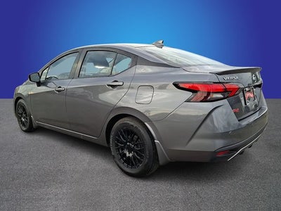 2022 Nissan Versa SR