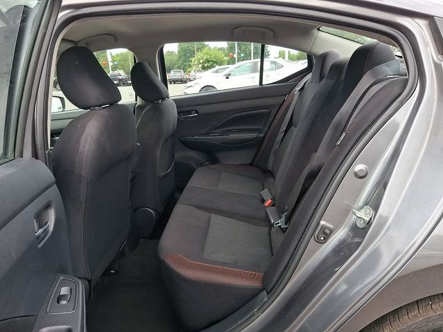 2022 Nissan Versa SR