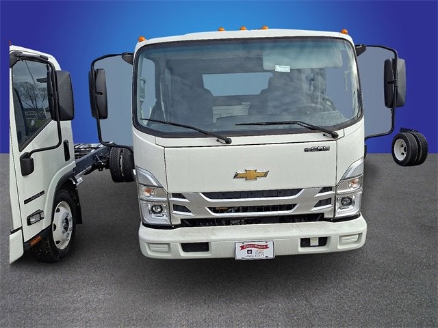 2025 Chevrolet Low Cab Forward 5500 XG Base