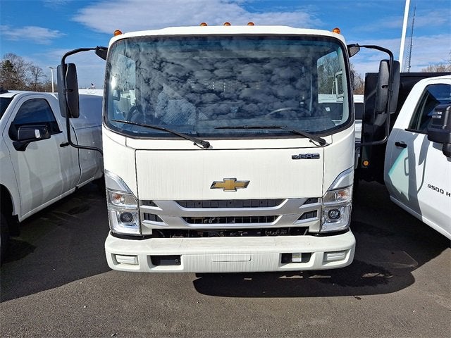 2025 Chevrolet Low Cab Forward 5500 XG Base