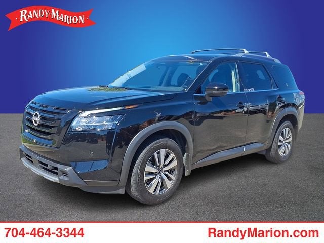 2024 Nissan Pathfinder SL 4WD's photo
