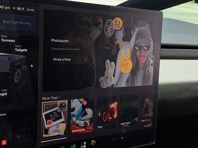 2025 Tesla Cybertruck 4DR AWD