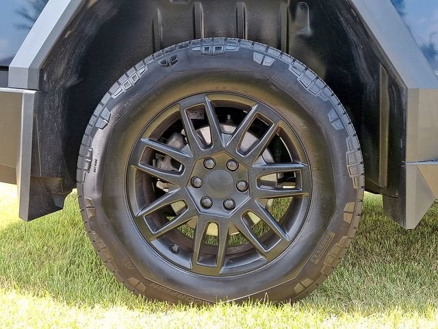 2025 Tesla Cybertruck 4DR AWD