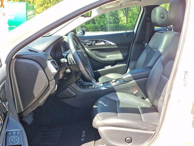 2018 INFINITI QX30 Premium