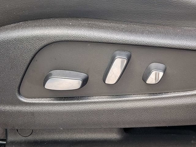 2023 Cadillac XT6 FWD Premium Luxury