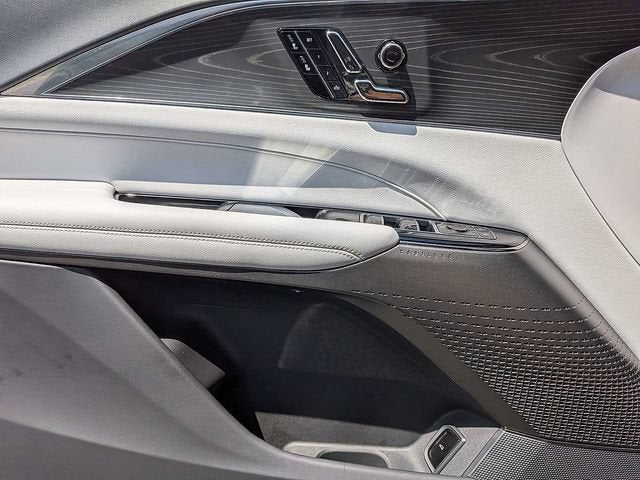 2024 Cadillac LYRIQ Luxury 1