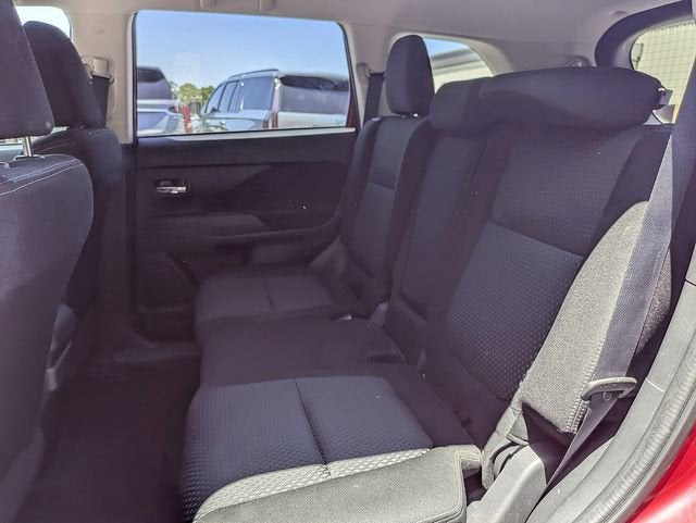 2017 Mitsubishi Outlander ES