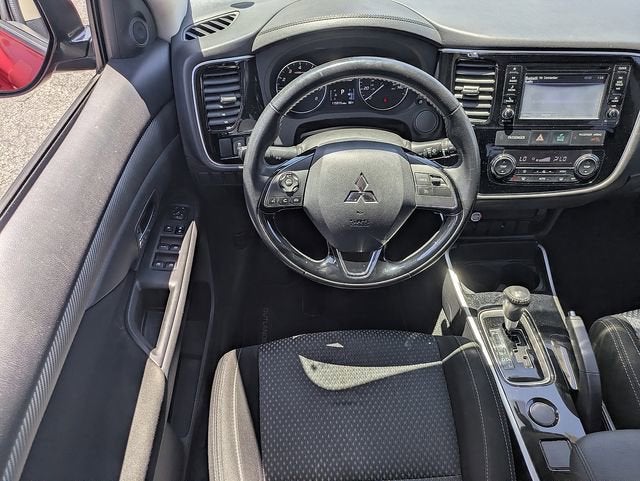 2017 Mitsubishi Outlander ES