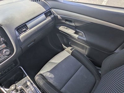 2017 Mitsubishi Outlander ES