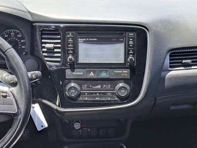 2017 Mitsubishi Outlander ES