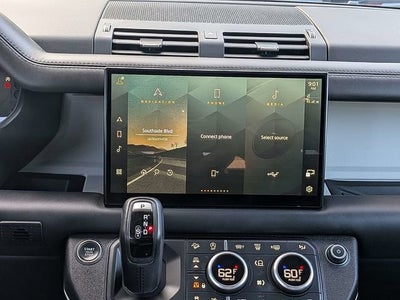2023 Land Rover Defender SE