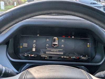 2023 Land Rover Defender SE