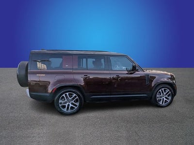 2023 Land Rover Defender SE