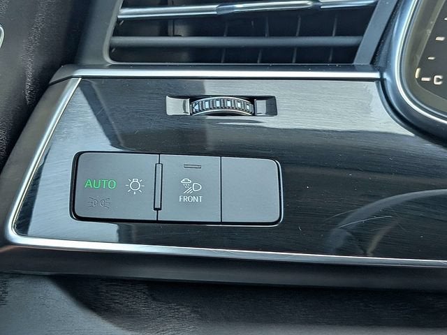 2022 Audi Q8 Premium