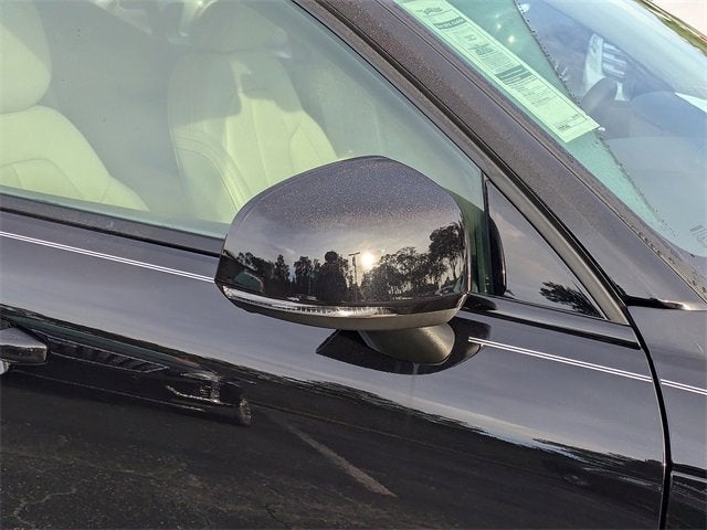 2023 Volvo XC40 Plus Dark Theme