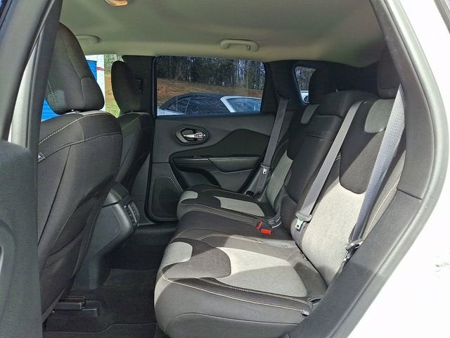 2015 Jeep Cherokee Sport